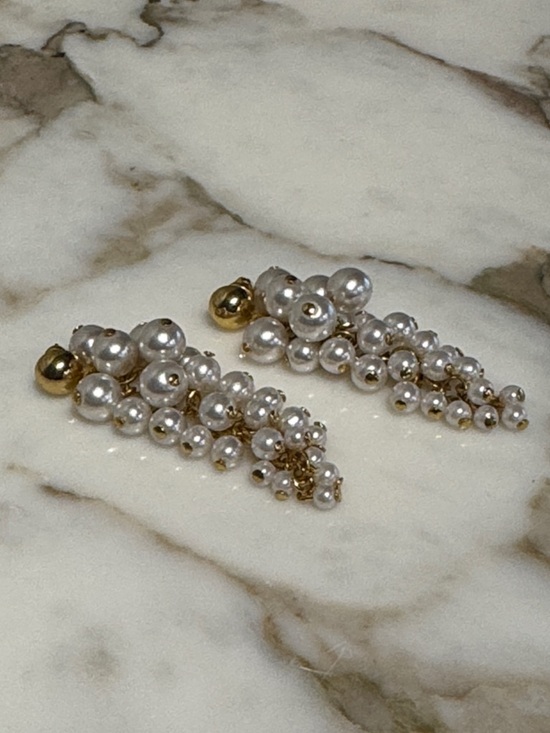 Anthropologie Gold Pearl Cluster Drop Earrings - White & Gold - Picture 5 of 6